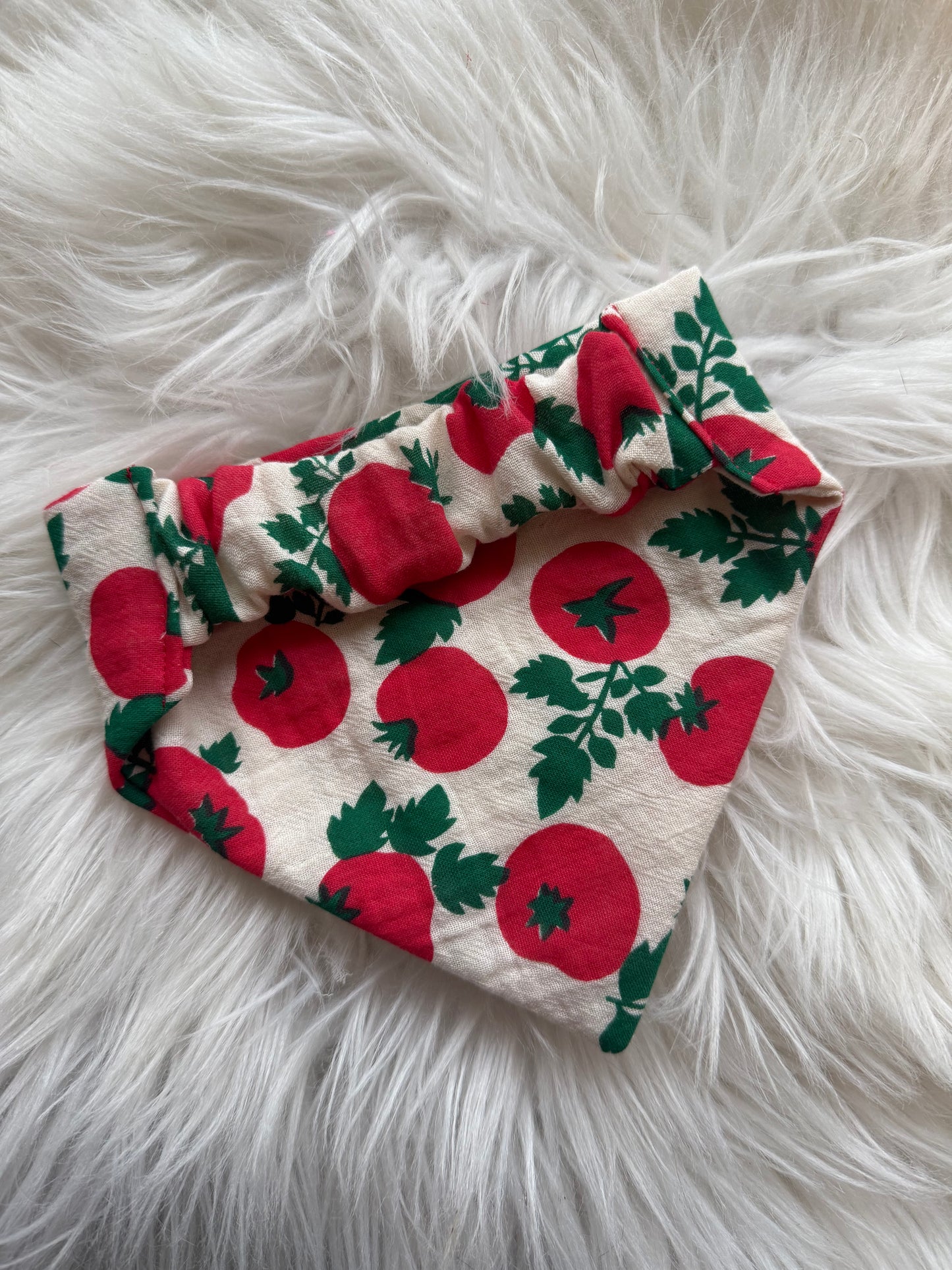 Scrunchie back side of the tomato bandana for dogs